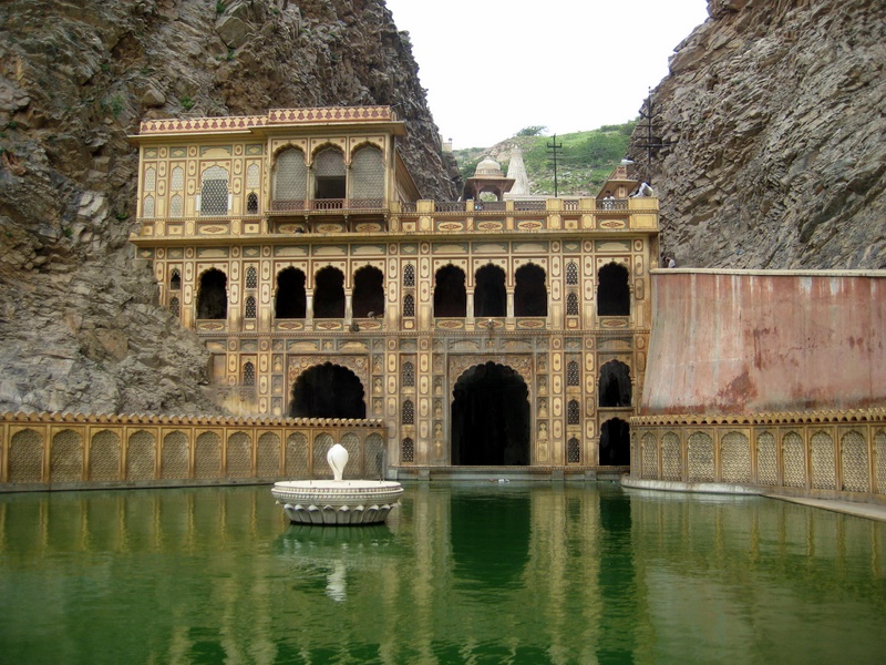 galtaji-or-galta-monkey-temple-img